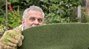 Comment éliminer naturellement et durablement la mousse de sa pelouse ?